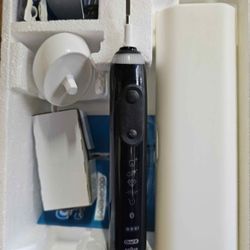 ORAL-B SMART TOOTHBRUSH