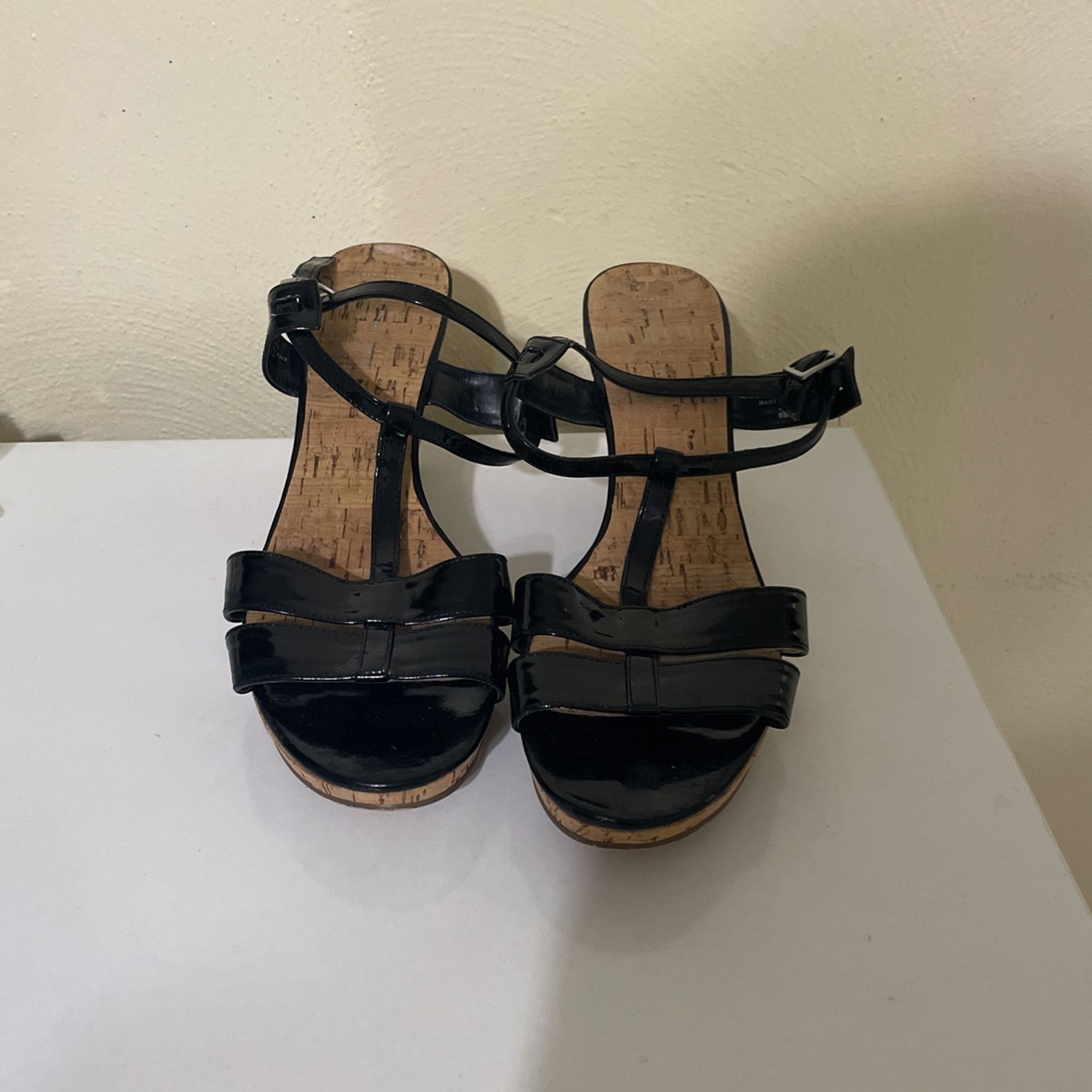 Black Wedges