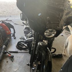 2017 Harley Street glide MINT