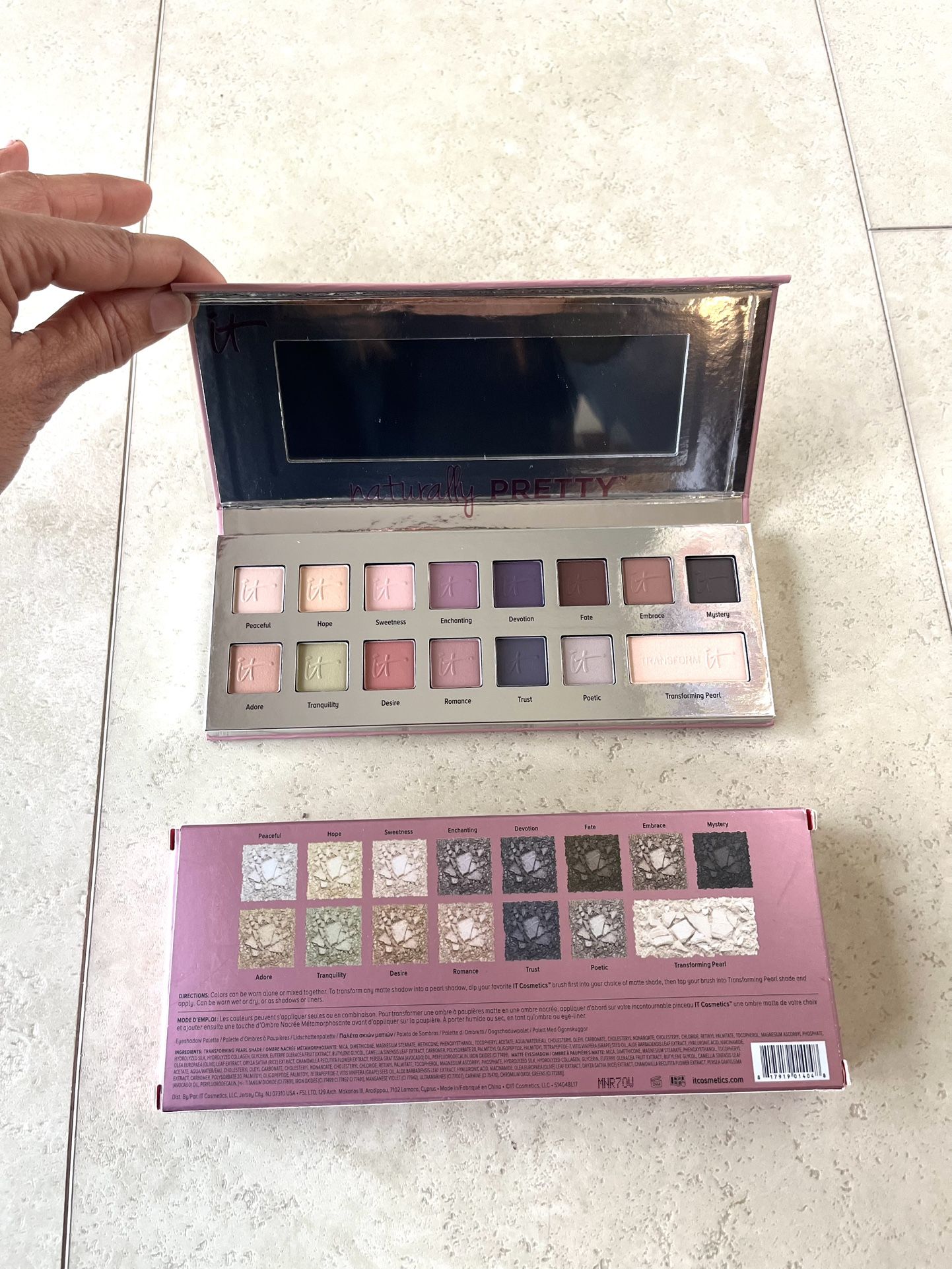 it Naturally Pretty eyeshadow palette (new)