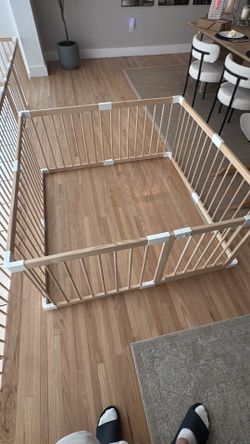 Wooden play pen