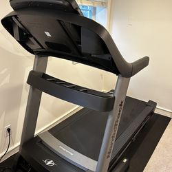 Nordic track Treadmill ( Price Negotiable) 
