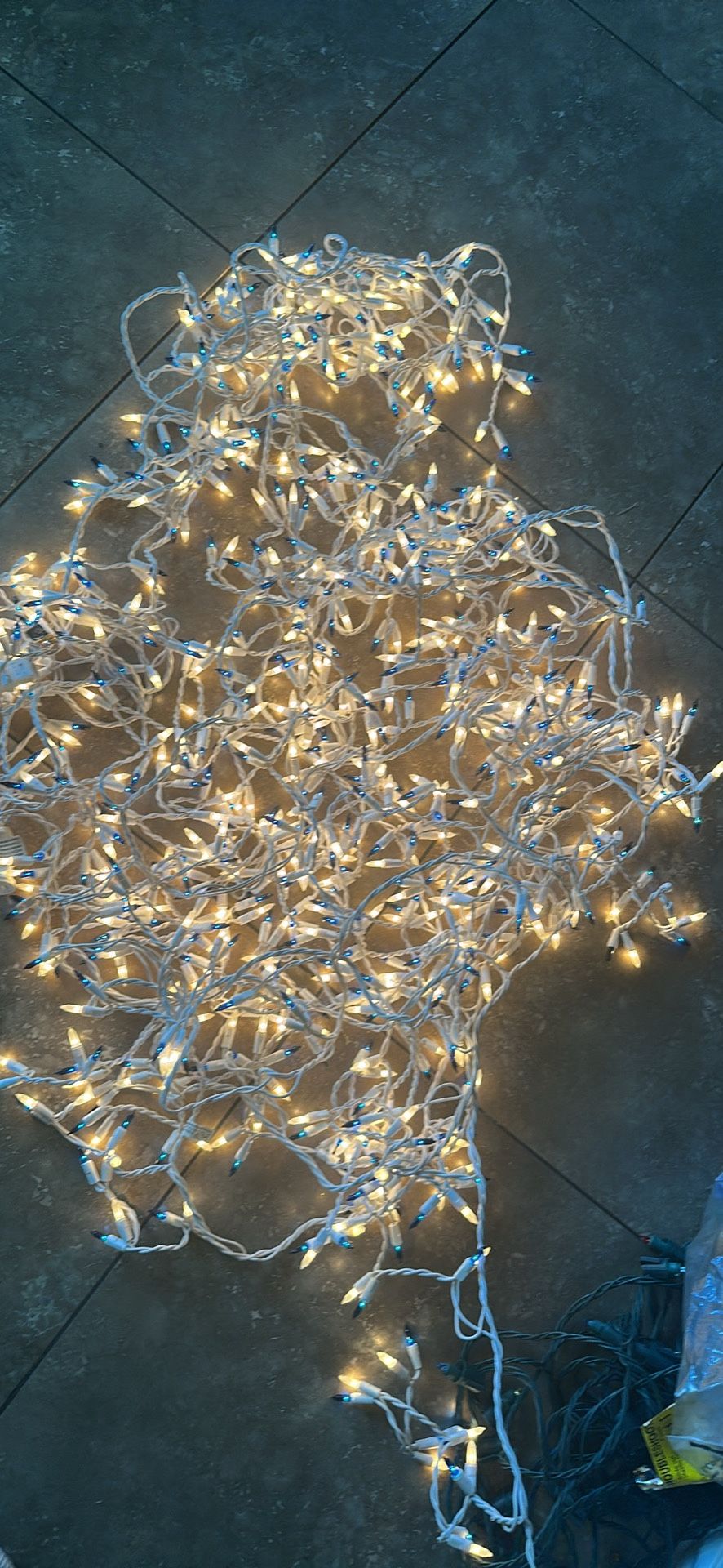 Icicle light 14 foot Three Of Them Blue And White