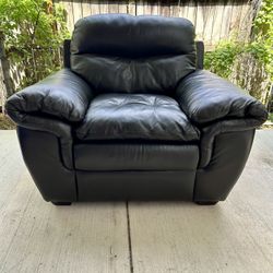 Beautiful Black Genuine Leather Sofa Chair