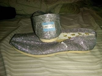 Toms