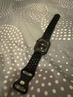 Apple Watch Series 5 (GPS, 44mm) - Space Gray Aluminum Case with Black Sport Band