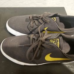 Nike Janoski 9.5