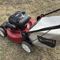 Toro Lawnmower self propelled with the bag works
