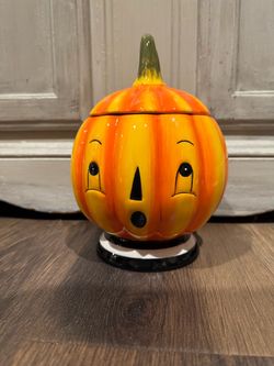 Retired carnival cottage Johanna Parker pumpkin