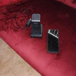 Motorola 5g 2014 Phone And Wireless Charger 