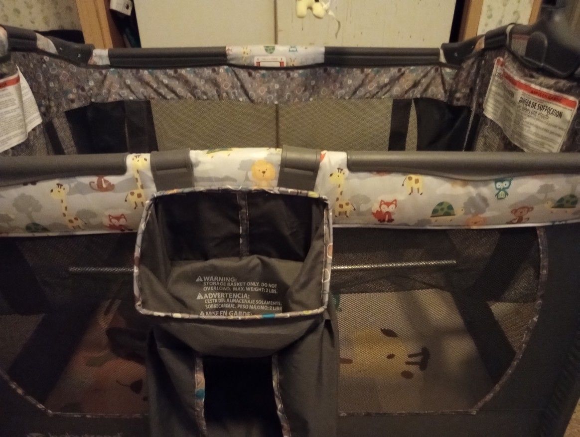 Baby Trend Tanzania Unisex Play Yard