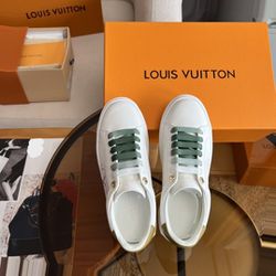 Louis Vuitton Time Out 79