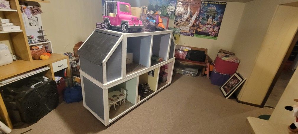 1:3 Scale Large 4 foot tall dollhouse for American Girl sized dolls - includes accessories!