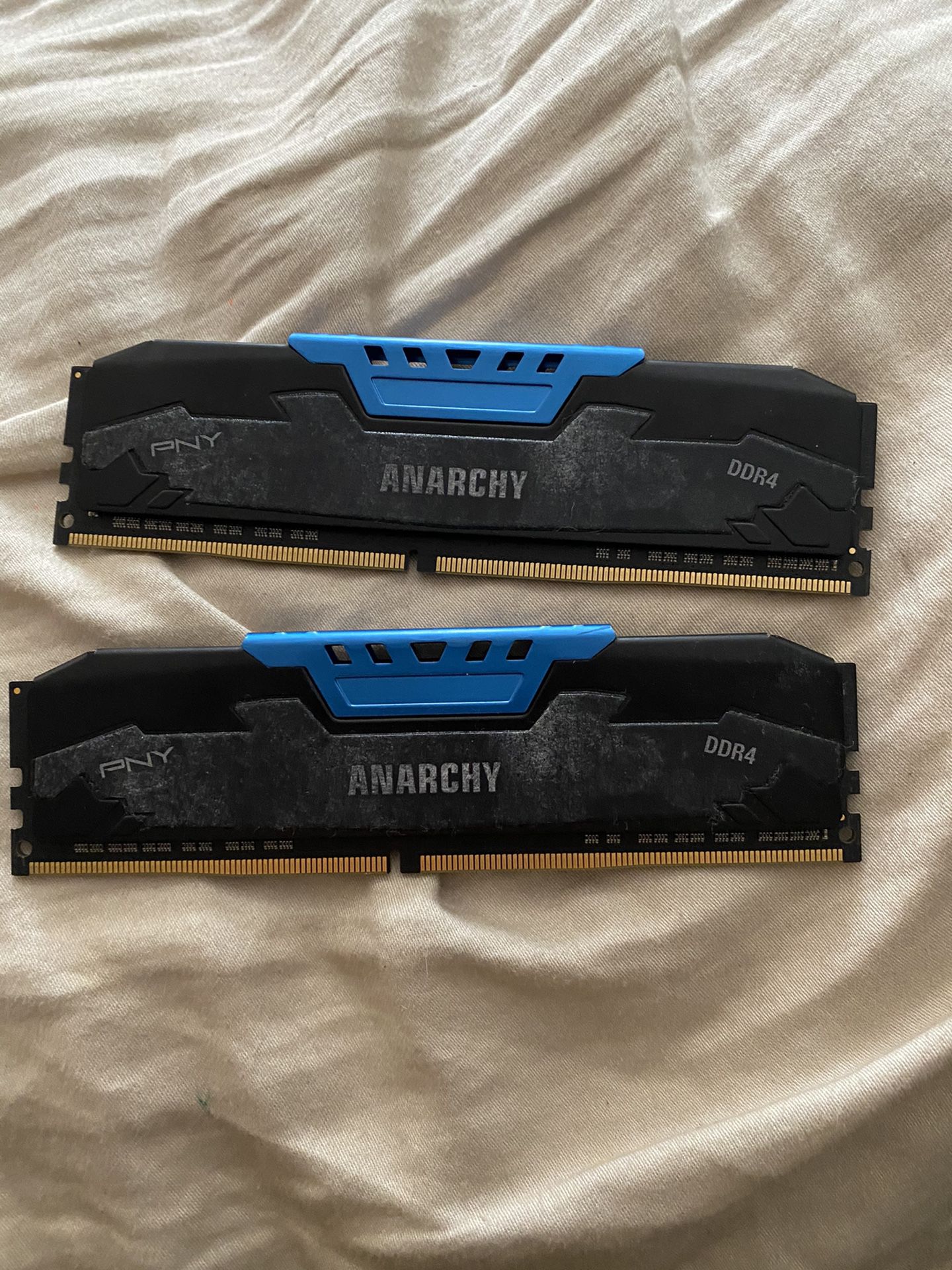 PNY - Anarchy 16GB (2PK x 8GB) 2.4 GHz DDR4 DIMM Desktop Memory Kit - Blue