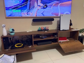 Entertainment center