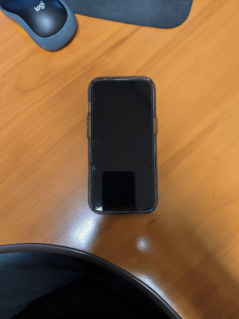 iPhone 15 128GB Pink