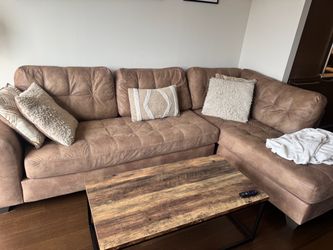 MOVING - FREE FURNITURE (Great condition)