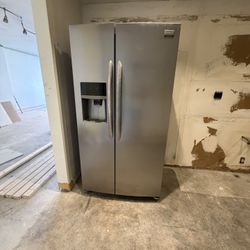 Frigidaire Side By Side Fridge And Freezer