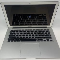 MacBook Air 13” 2015 8gb Ram i5 Ssd