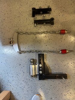 Weight distribution hitch