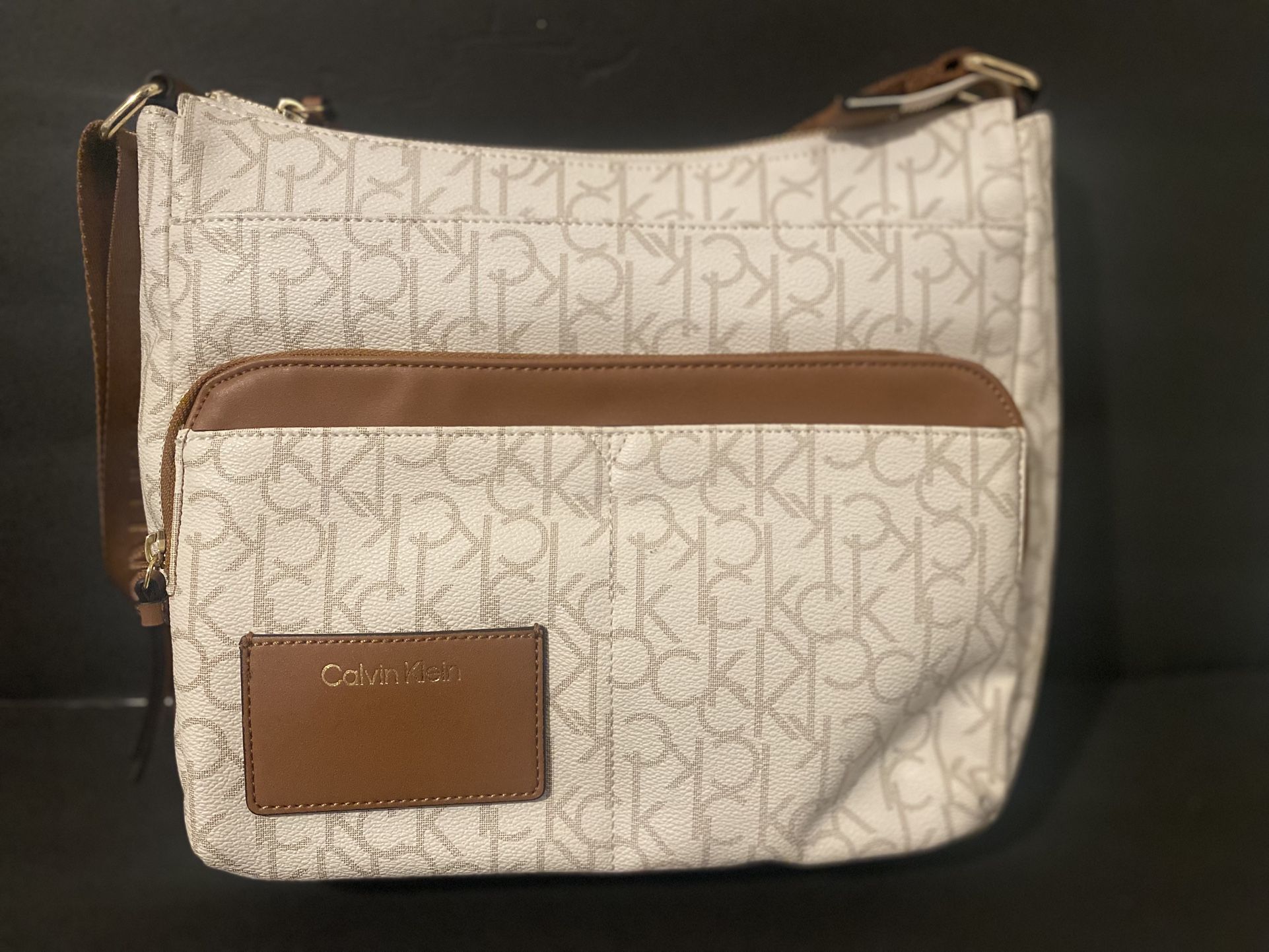 Women’s Calvin Klein Lorelai Messenger Bag