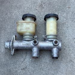 280z Brake Master Cylinder Part
