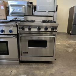 VIKING GAS STOVE 30” 