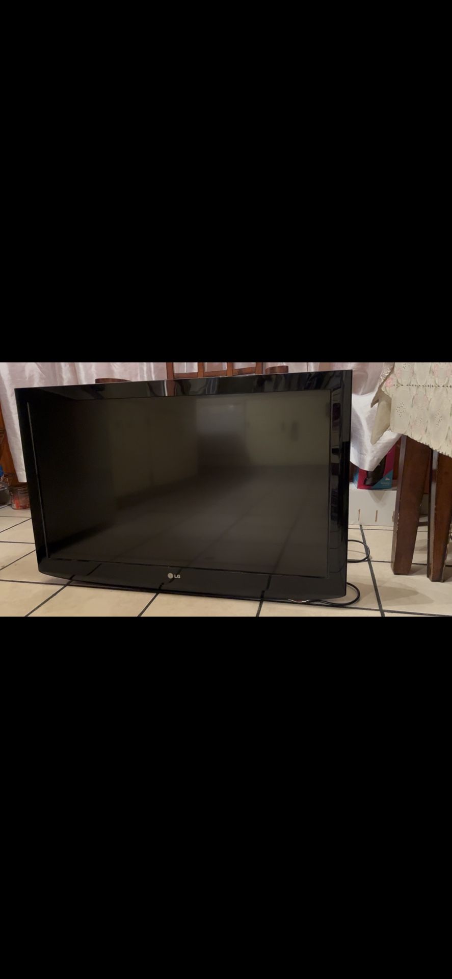 37” LG TV