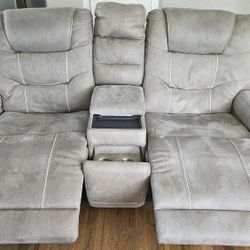 Reclining Sofa and Love Seat w/USB outlets - $1,300 (North Portland

