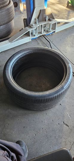 285/35/21 Continental tire 285 35 21