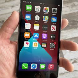 iPhone 6S Plus W/Charger 