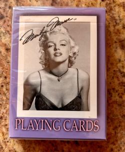 (New in box) Marilyn Monroe Playing Cards