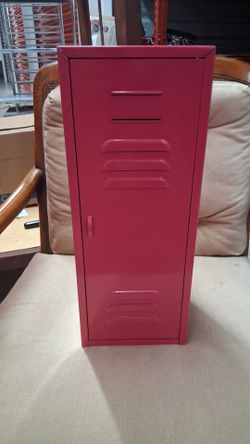 Barbie pink locker