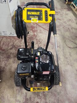 DEWALT
3600 PSI 2.5 GPM Gas Pressure Washer with Honda GX200 Engine, Heavy-Duty Commercial Cold Water Power Cleaner