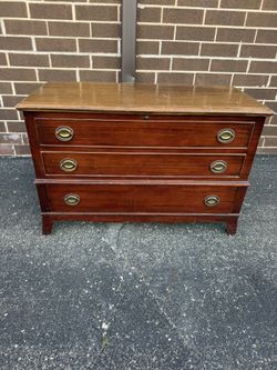 LANE Vintage Cedar Chest