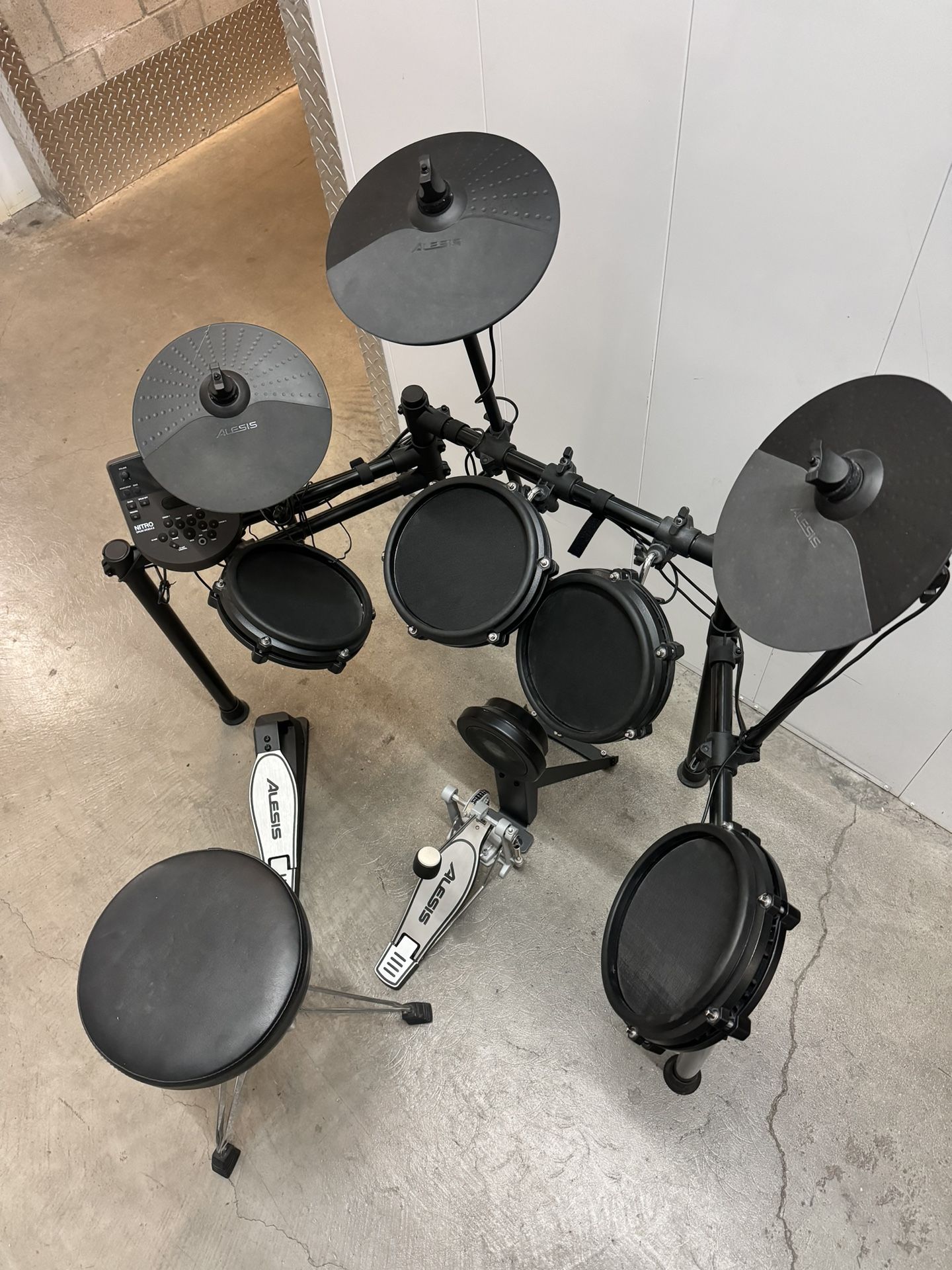 Alesis Nitro Mesh Drum Kit