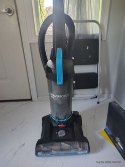 Bissell Powerforce Helix Bagless