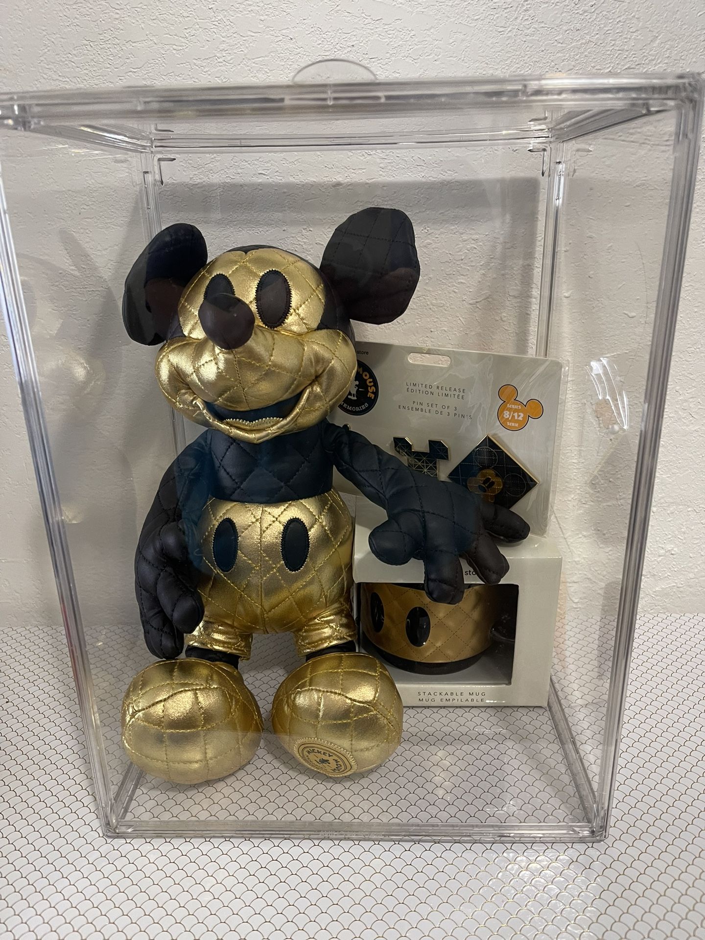 Disney Mickey Mouse 90th Anniversary Memories August Plush Pin And Mug Limited Release