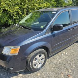 2009 Dodge Grand Caravan Stow n Go Very Reliable