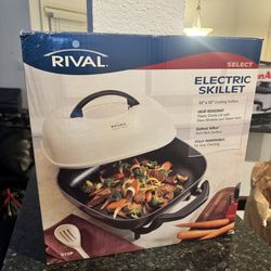 🚨 MOVING SALE – BRAND NEW Rival Electric Skillet (Never Used) – MUST GO!