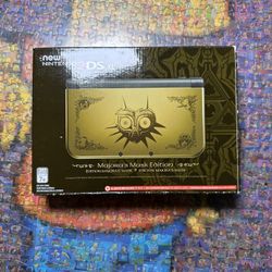 New Nintendo 3DS XL Majora's Mask Edition Gold