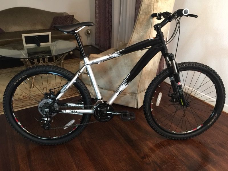 Diamondback Response XE Mountain Bike in Great condition