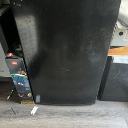 Criterion Mini-Fridge