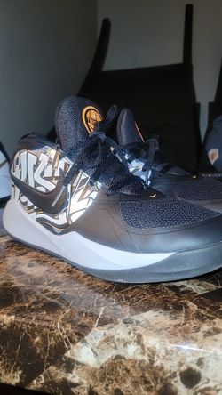 Nike 4.5Y team shoes