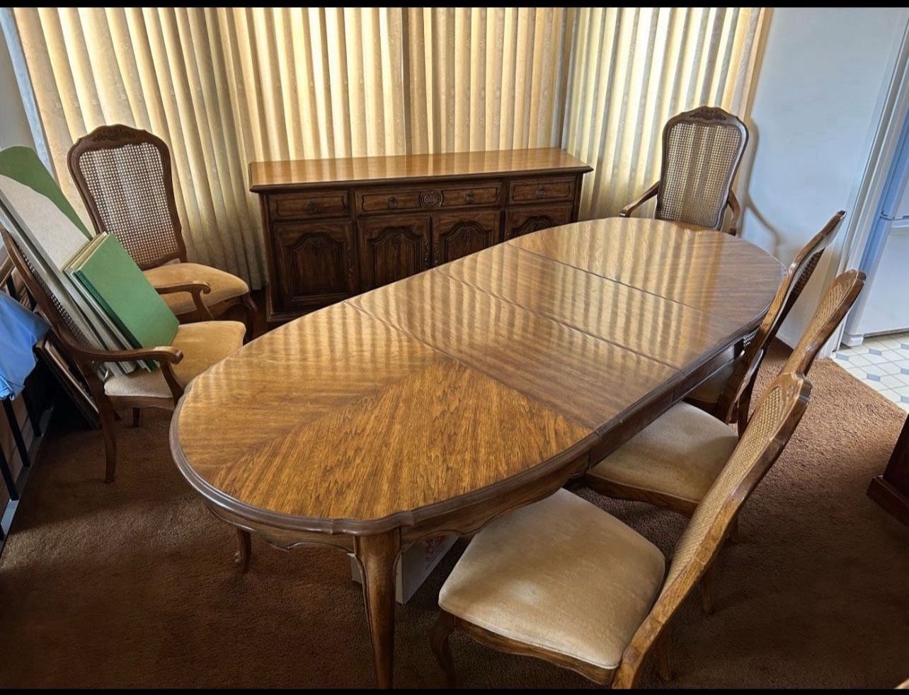 Table Chairs And Cabinet (dining Room)