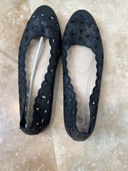 Women’s Black Floral Eyelet Ballet Flats – Size 8 / EU 39