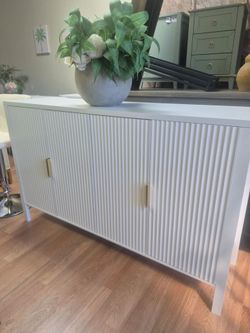 MODERN WHITE & GOLD SIDEBOARD BAR OR COFFEE STATION 60X20X36 REGULABLE DOUBLE SHELVES BRAND NEW