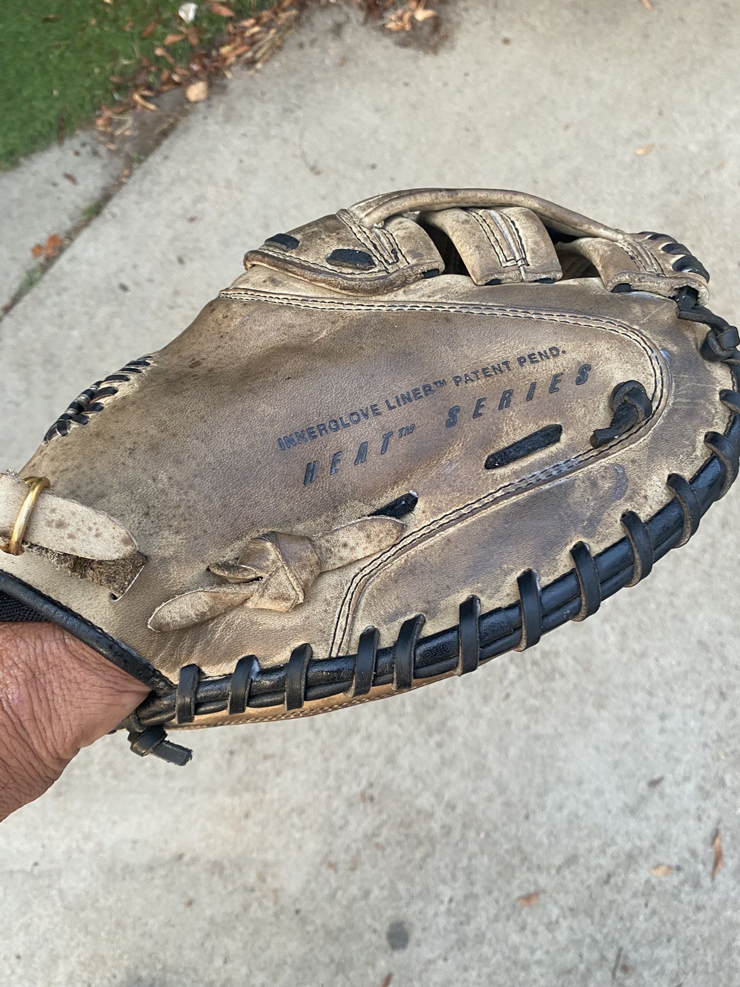 Dudley DSG-CT Heat Series 34” Women’s Catchers Softball Glove RHT 