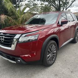 2022 Nissan Pathfinder 