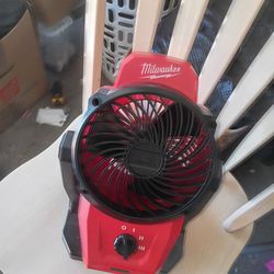 Milwaukee M12 Portable Fan Without Batterie Or Charger 